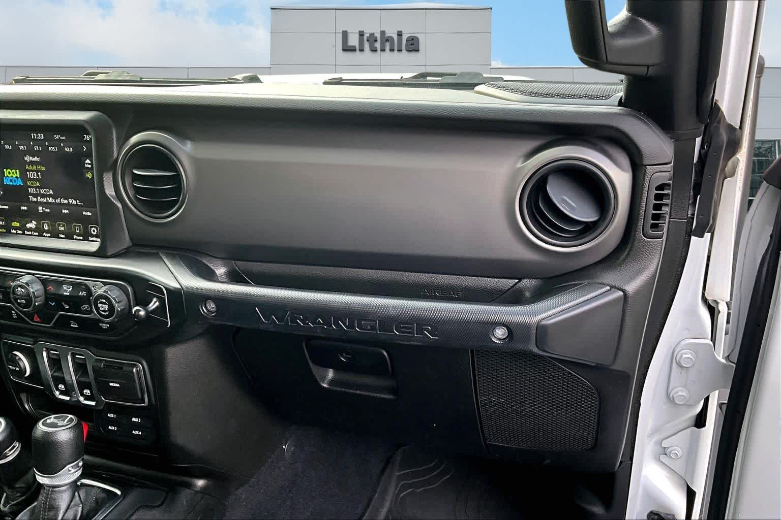 Thumbnail: 2022 Jeep Wrangler - 24