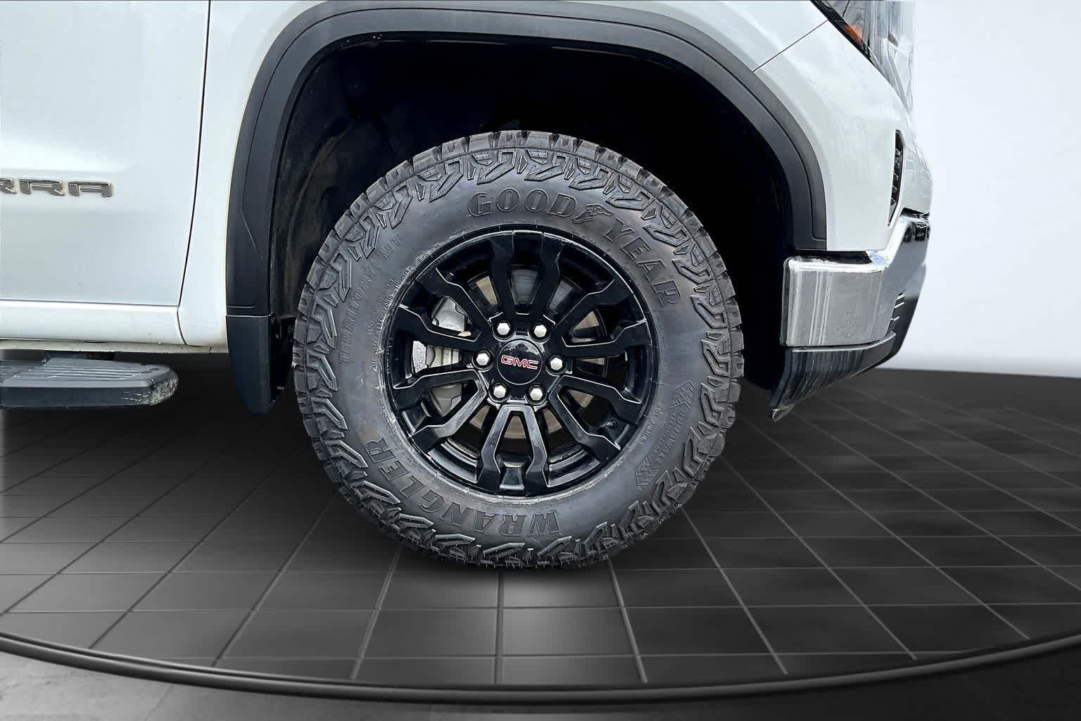 Thumbnail: 2023 GMC Sierra 1500 - 34