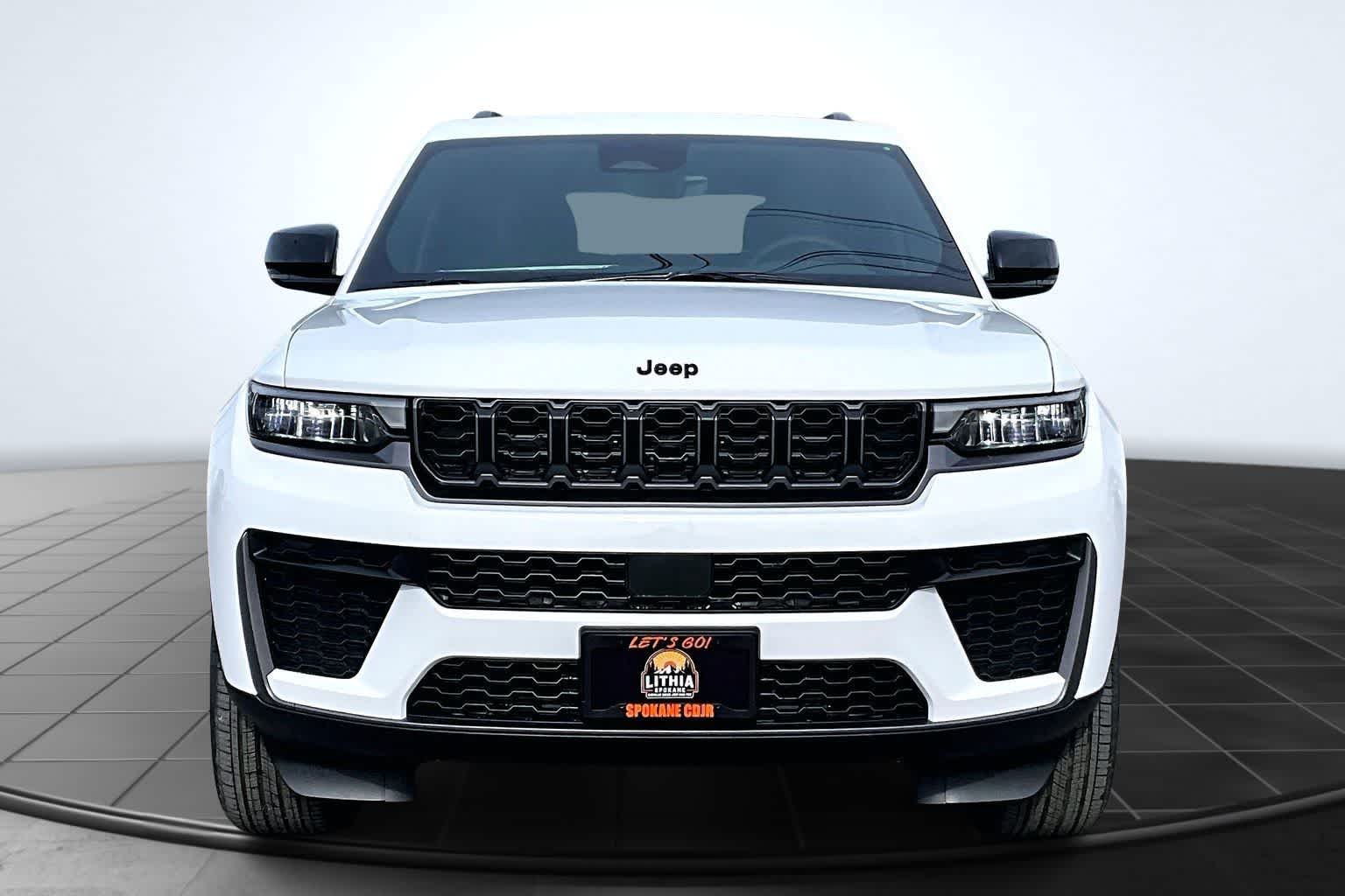 Thumbnail: 2026 Jeep Grand Cherokee - 6