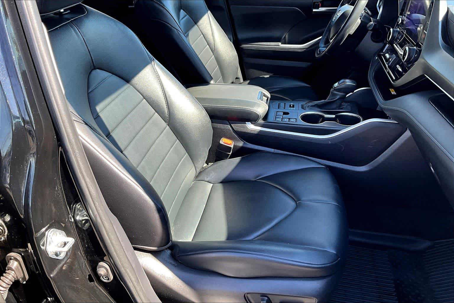 Thumbnail: 2024 Toyota Highlander - 14