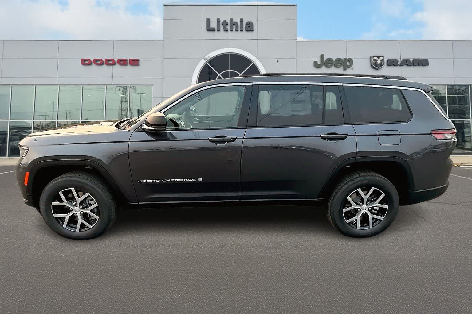 Thumbnail: 2025 Jeep Grand Cherokee L - 3