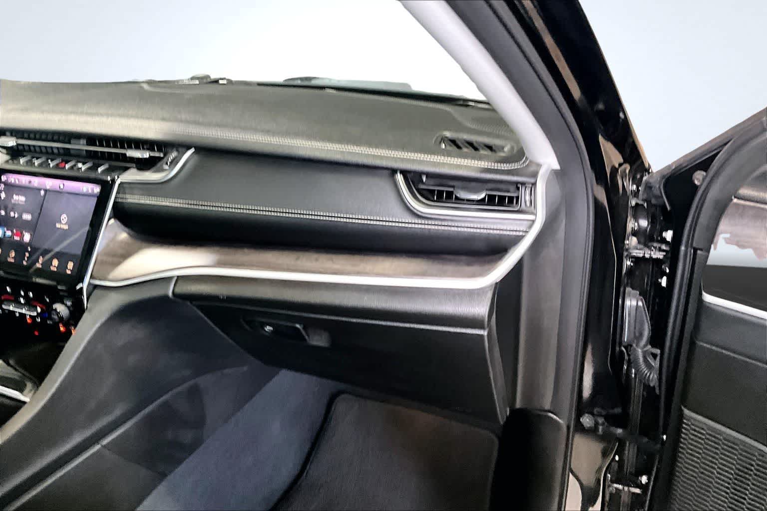 Thumbnail: 2023 Jeep Grand Cherokee L - 24