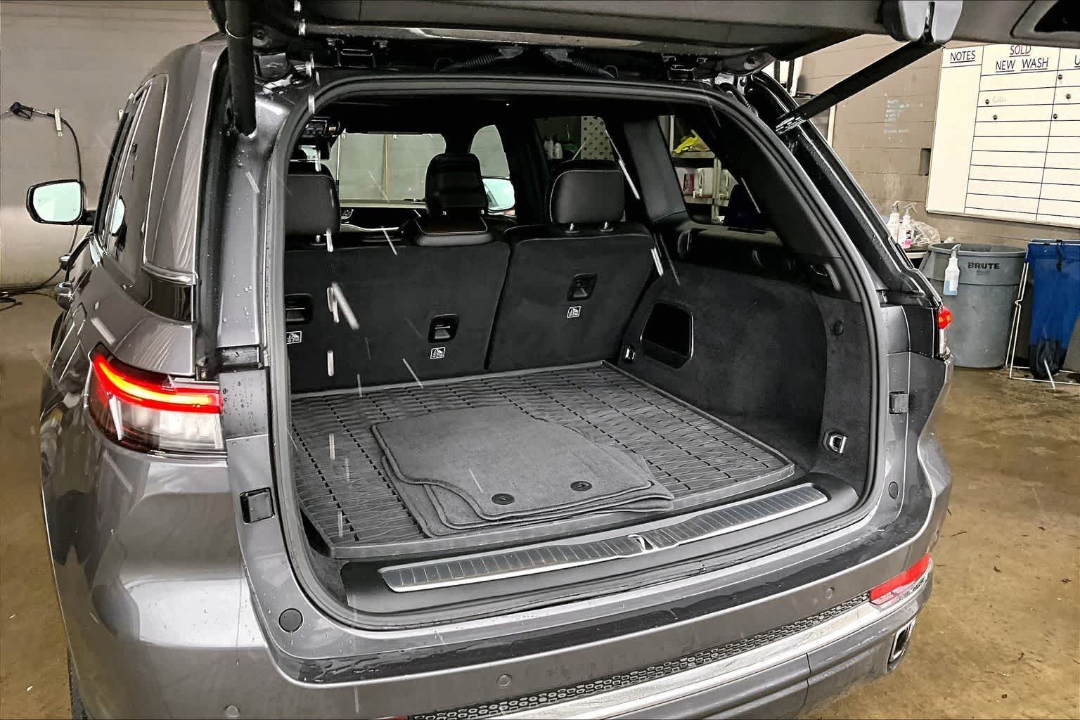 Thumbnail: 2022 Jeep Grand Cherokee - 19