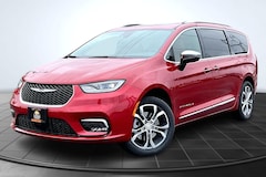 2026 Chrysler Pacifica Pinnacle Passenger Van