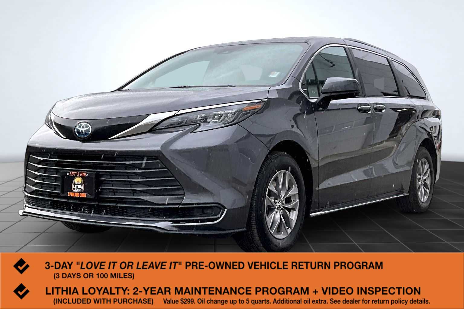 2025 Toyota Sienna LE 8-Passenger Hybrid AWD's photo