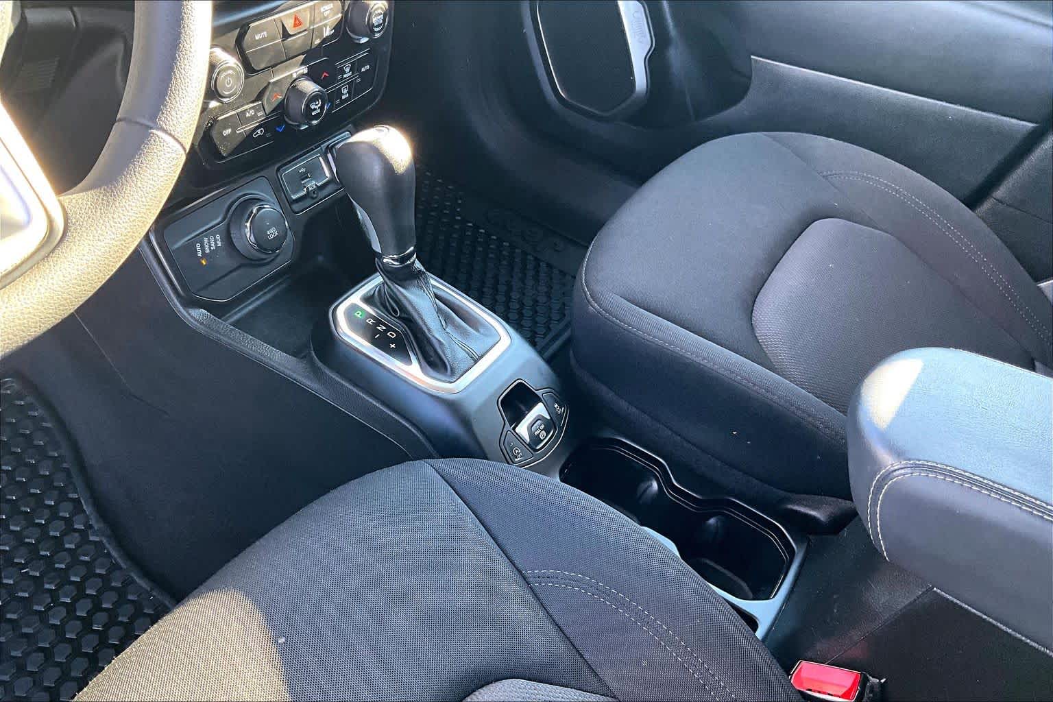 Thumbnail: 2023 Jeep Renegade - 17