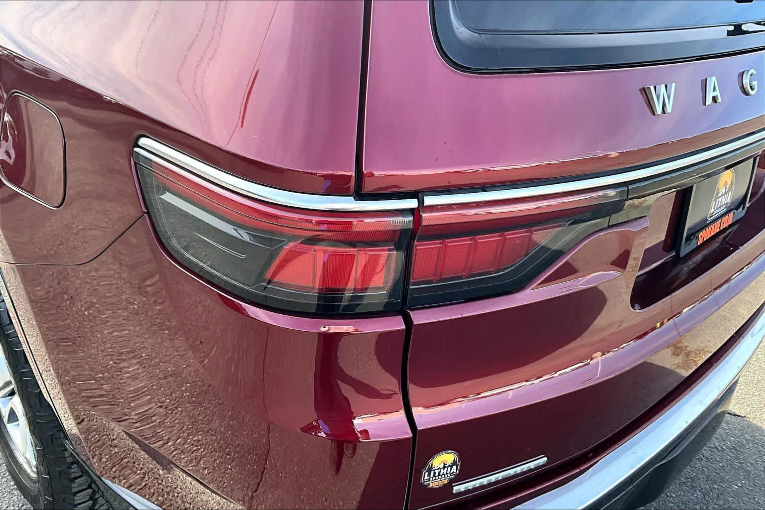 Thumbnail: 2022 Jeep Wagoneer - 31