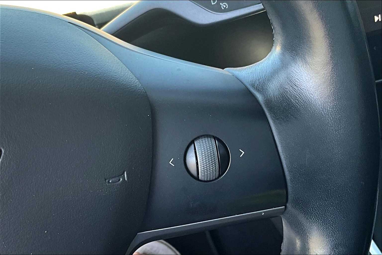 Thumbnail: 2018 Tesla Model 3 - 22
