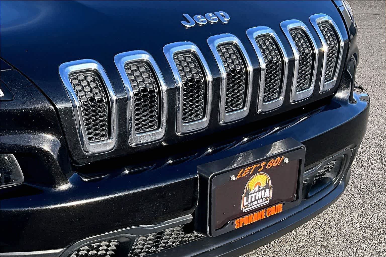 Thumbnail: 2016 Jeep Cherokee - 33