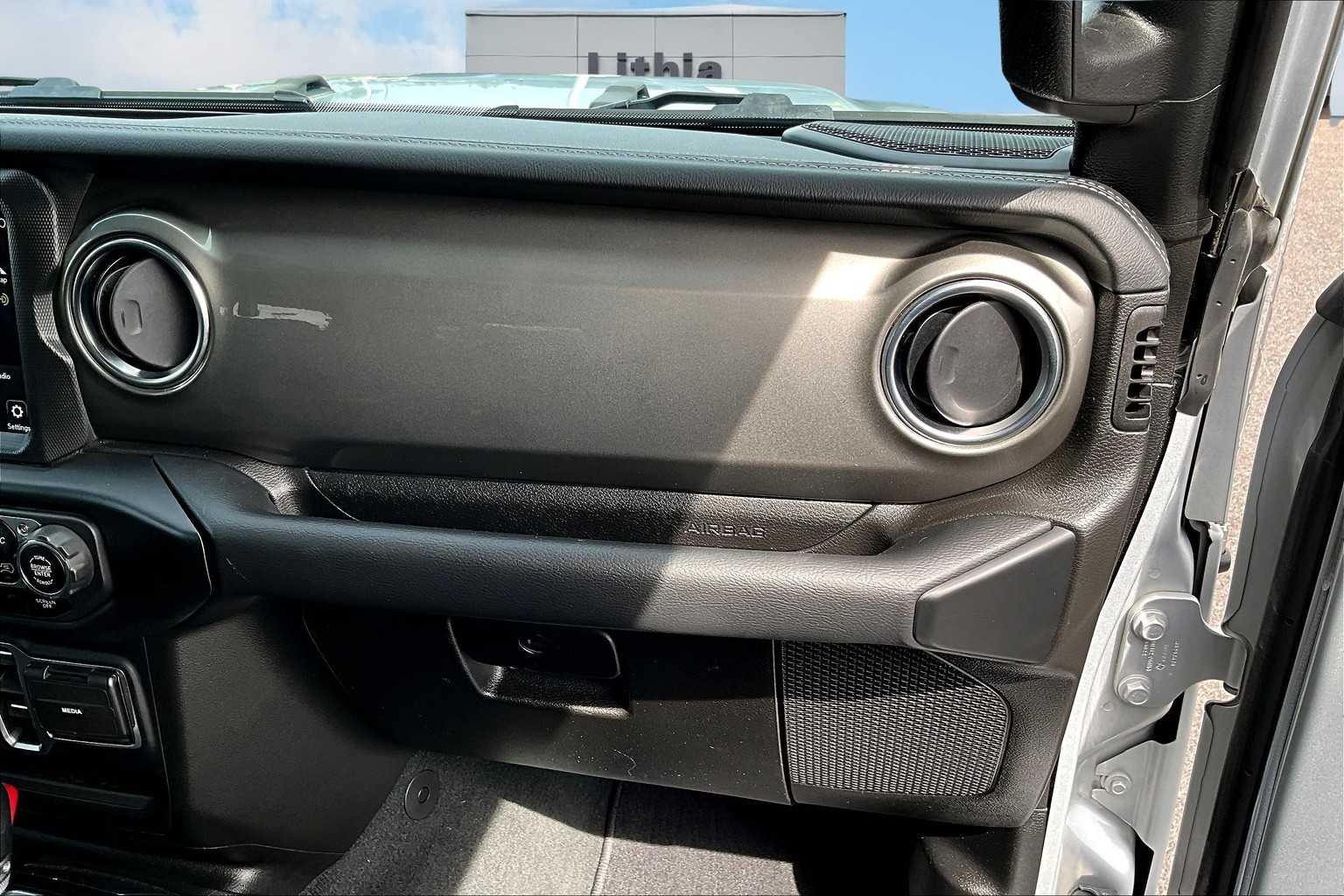 Thumbnail: 2023 Jeep Wrangler - 24
