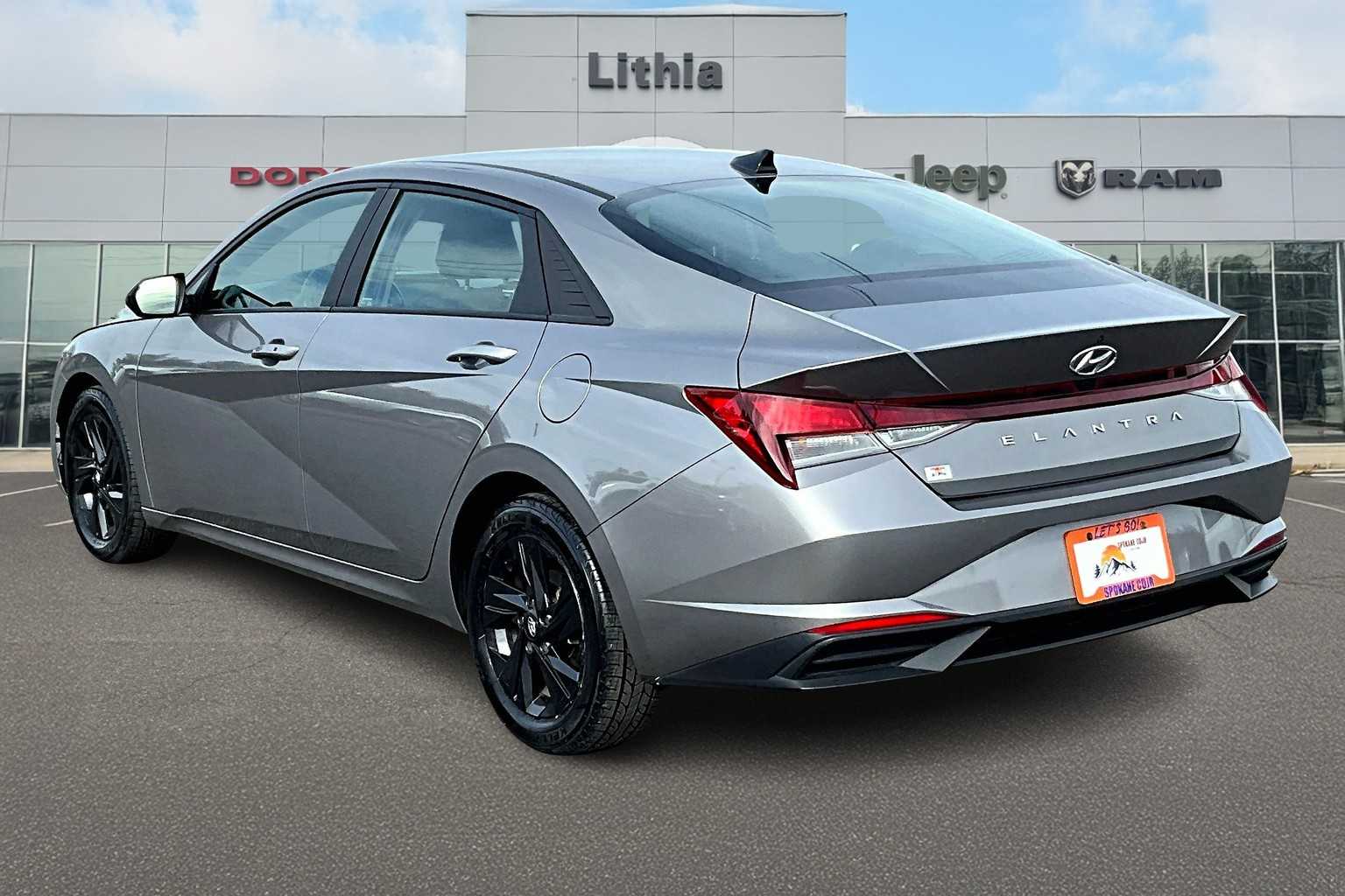 2021 Hyundai Elantra SEL photo 4
