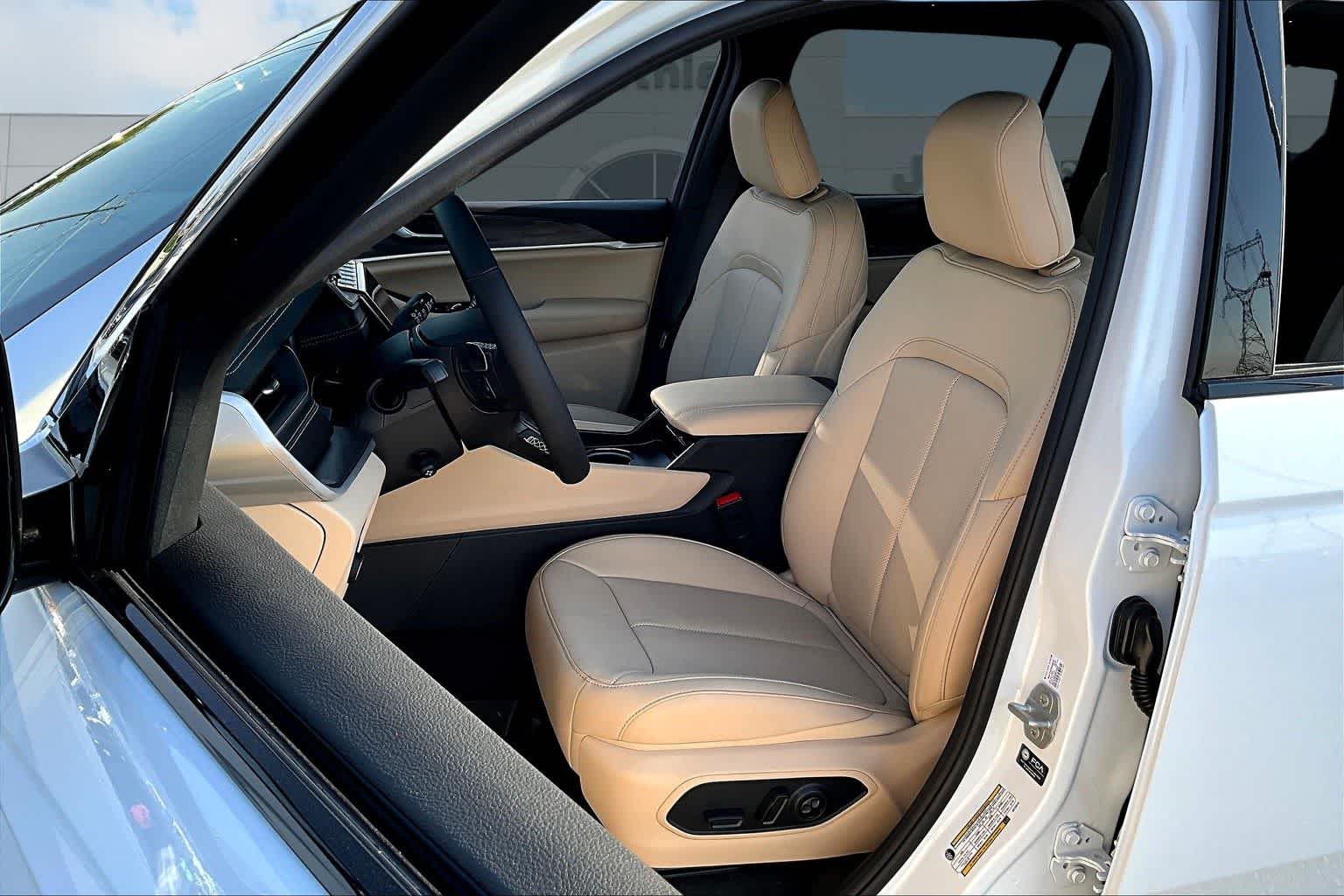 Thumbnail: 2025 Jeep Grand Cherokee L - 11