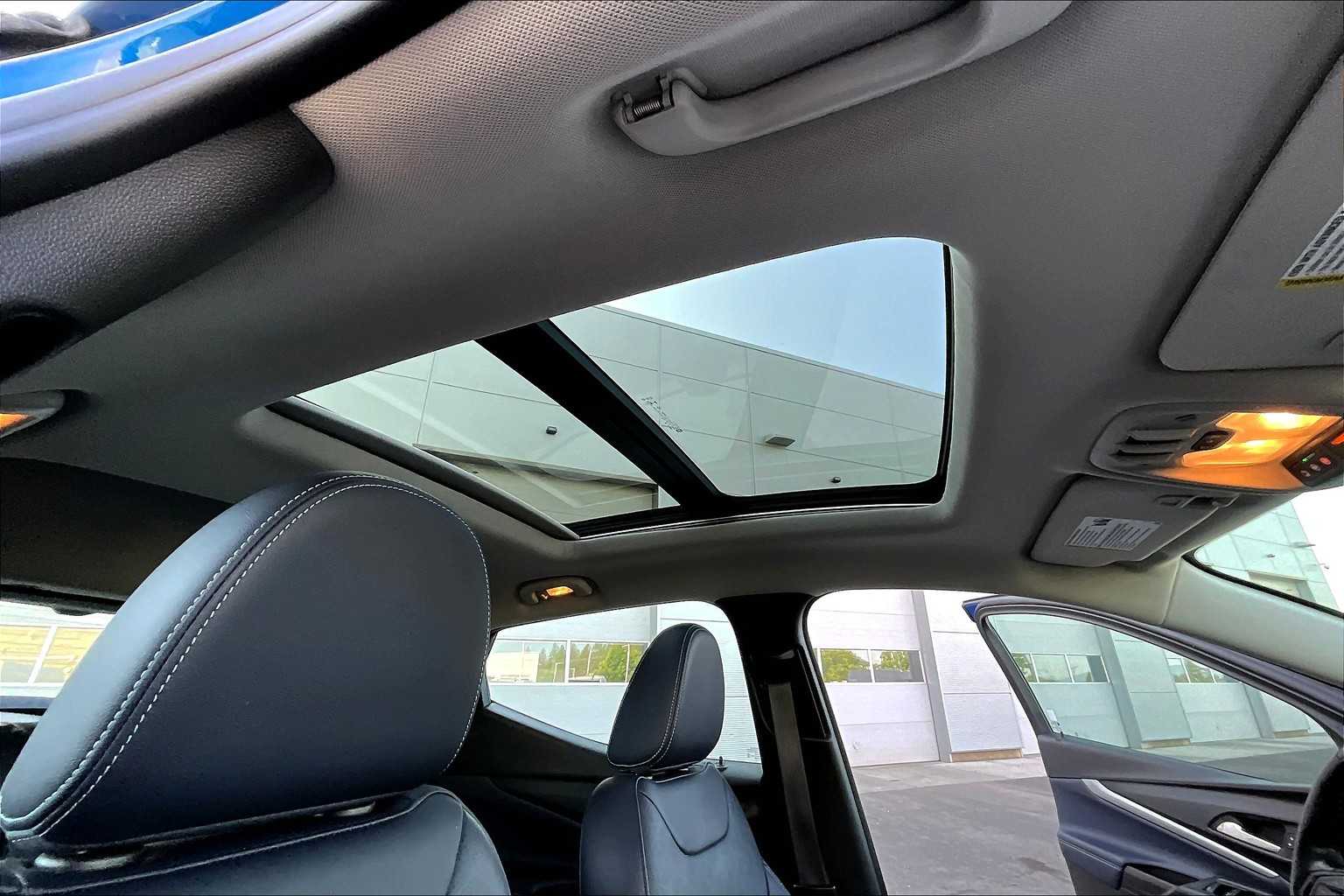 2022 Chevrolet Bolt EUV Premier 27
