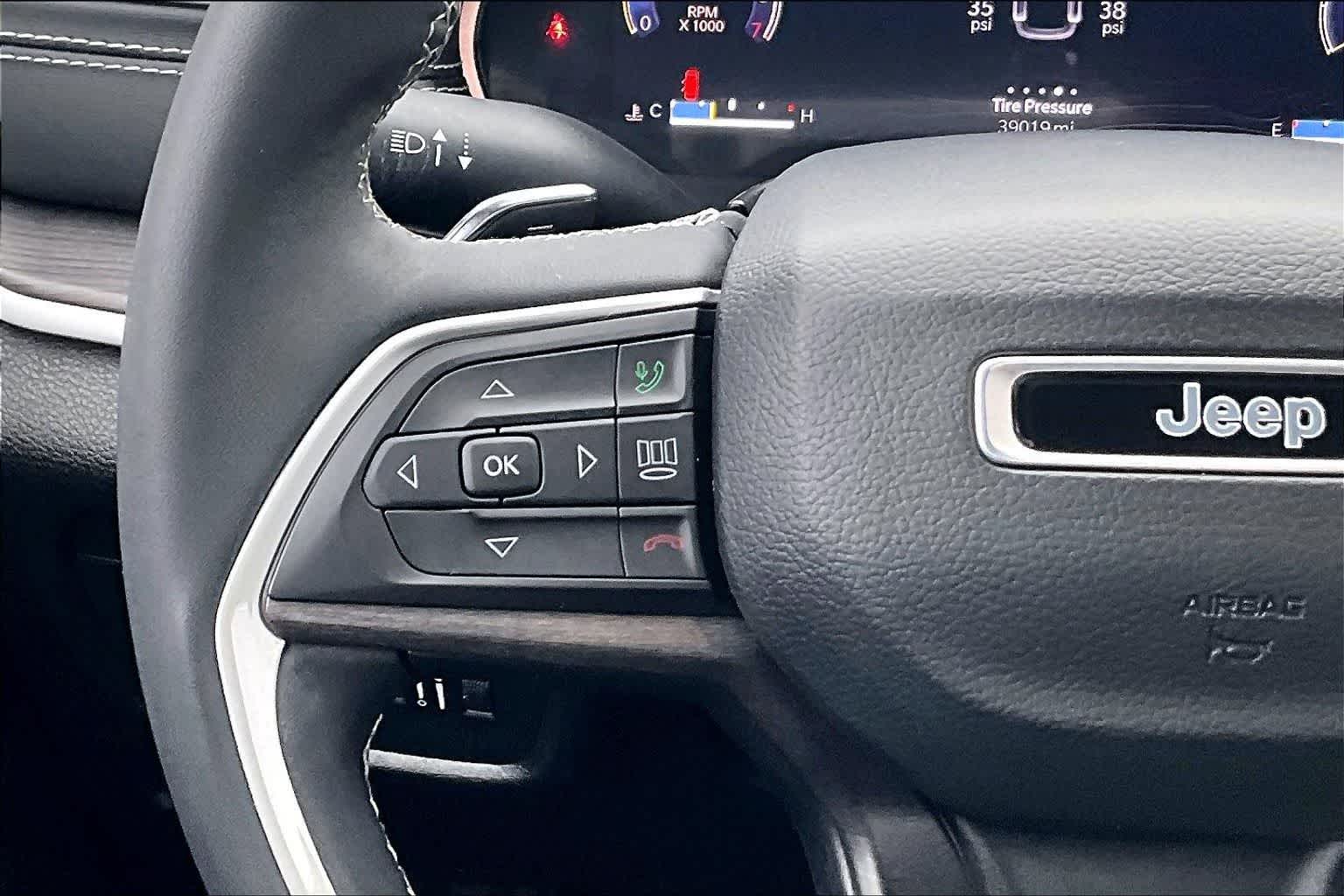 Thumbnail: 2023 Jeep Grand Cherokee L - 24