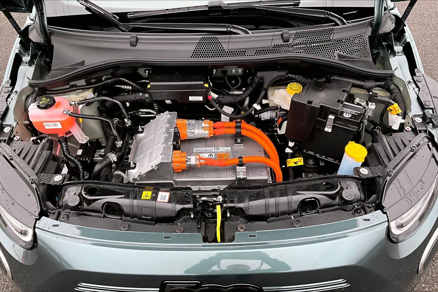 Thumbnail: 2025 Fiat 500e - 9