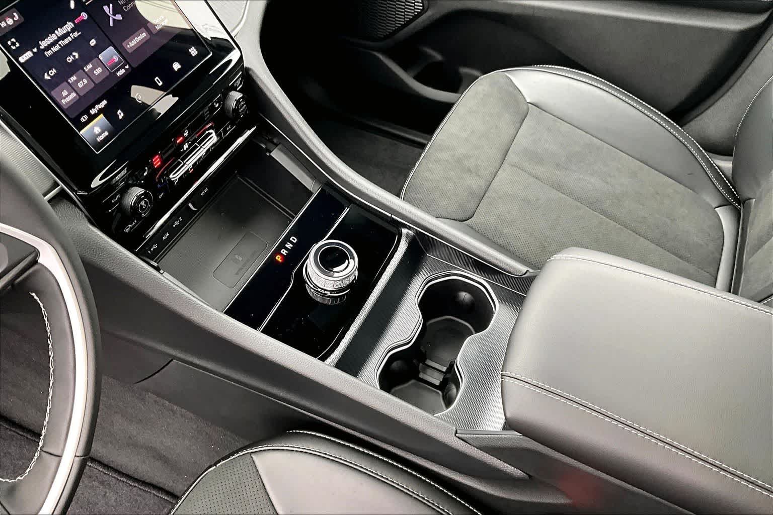 Thumbnail: 2025 Jeep Grand Cherokee - 17