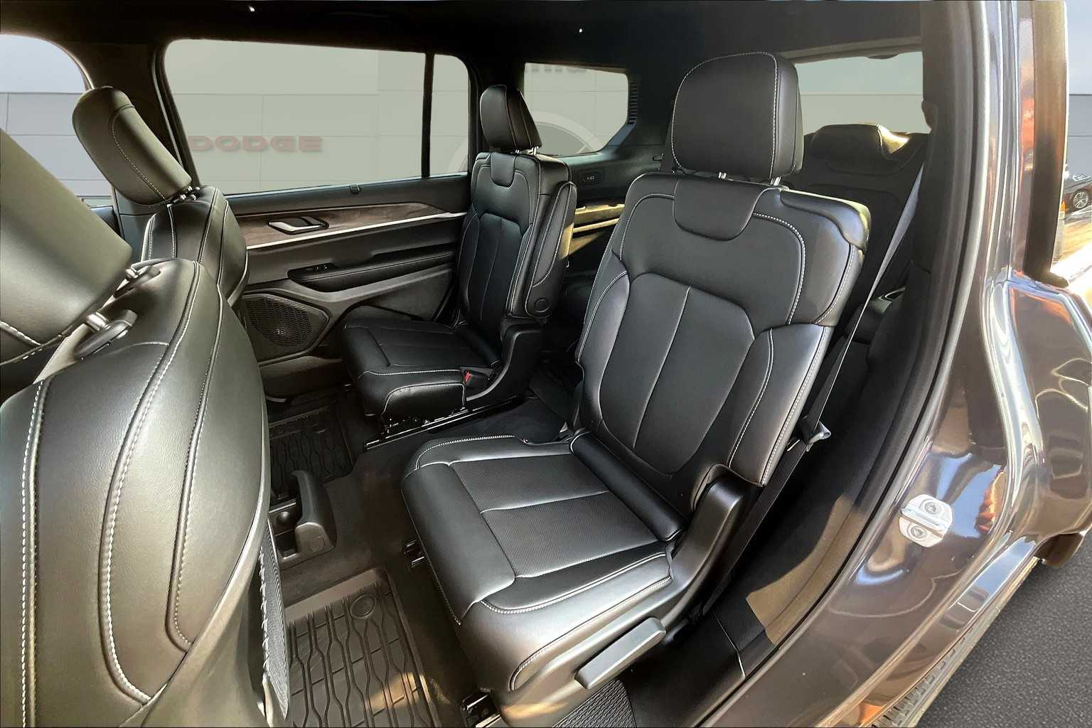 Thumbnail: 2025 Jeep Grand Cherokee L - 13