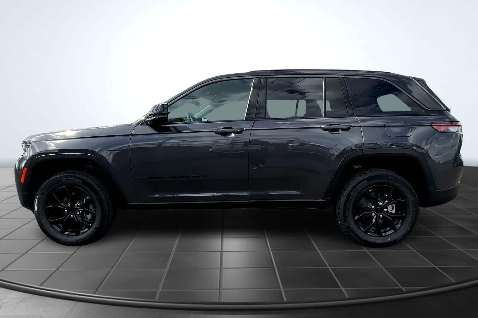 Thumbnail: 2026 Jeep Grand Cherokee - 3