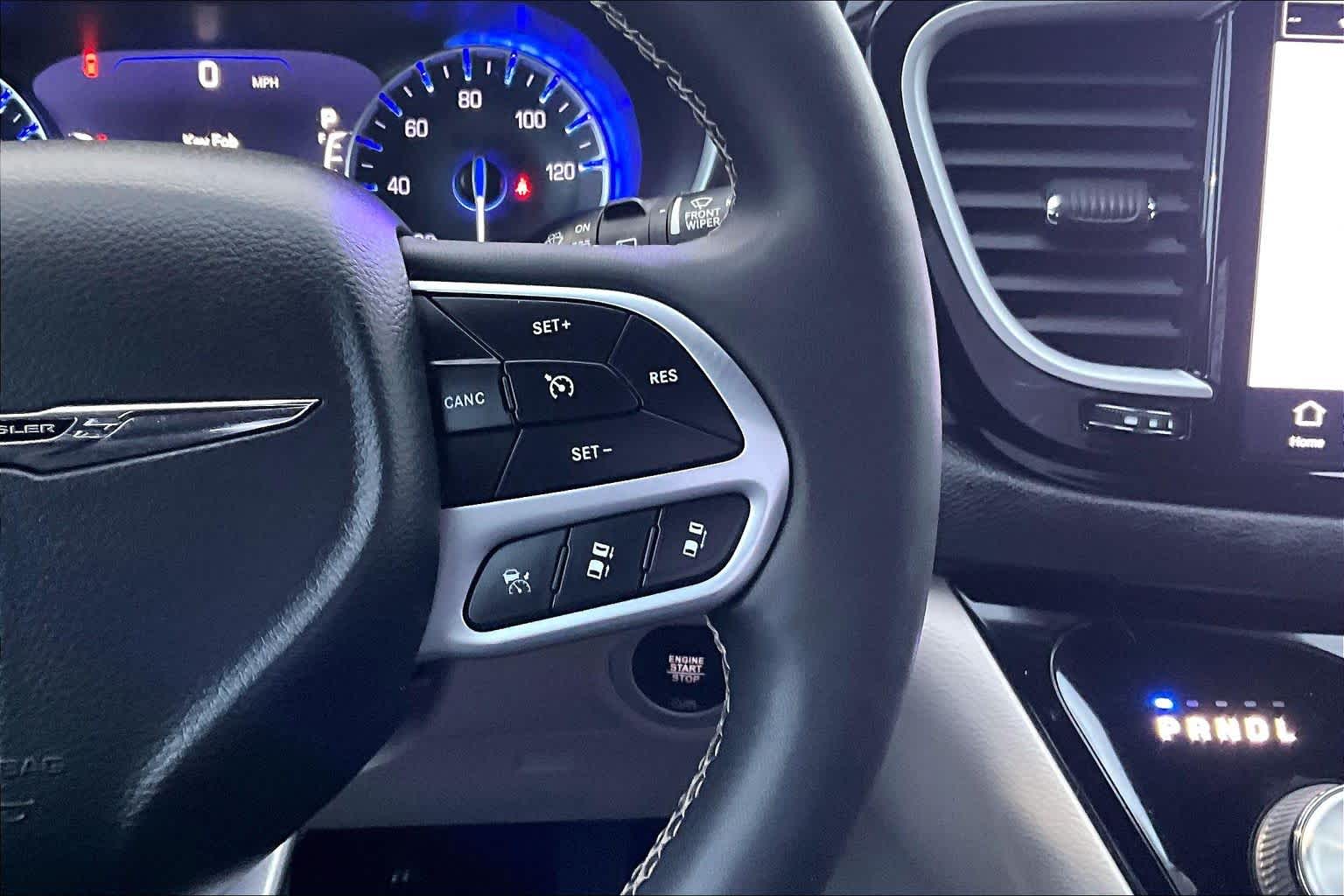 Thumbnail: 2022 Chrysler Pacifica - 26