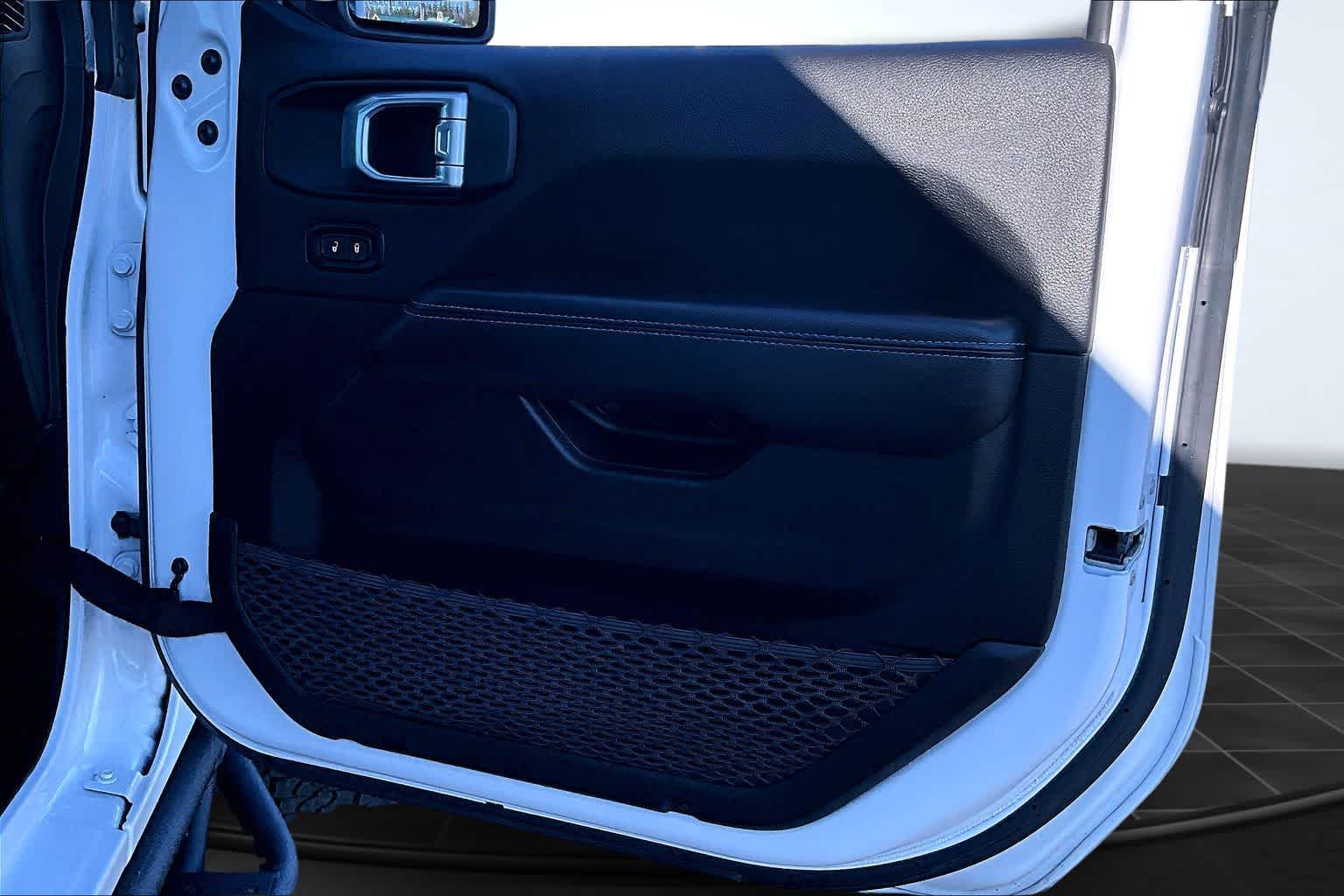 Thumbnail: 2023 Jeep Wrangler - 29