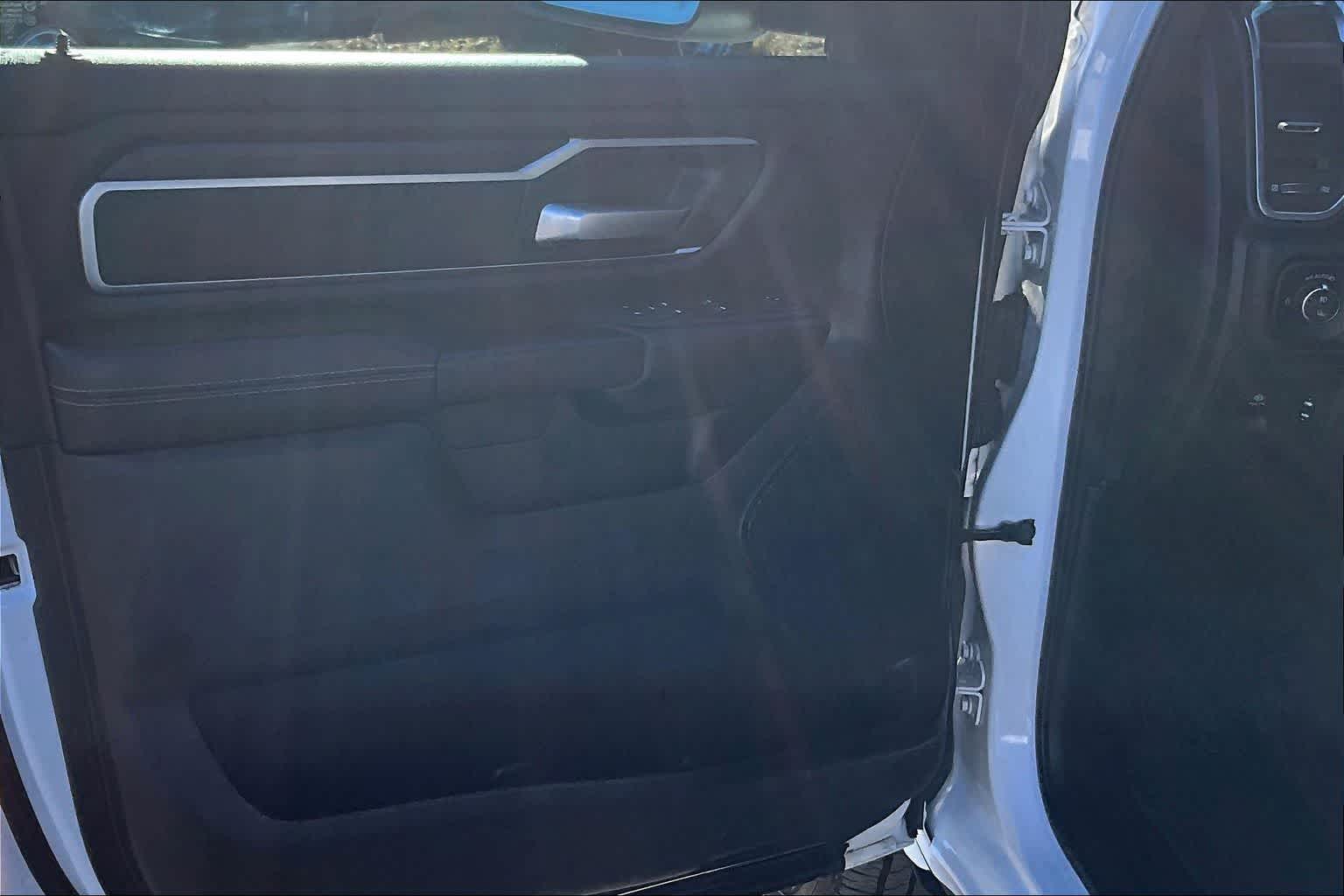 Thumbnail: 2025 RAM 1500 - 28