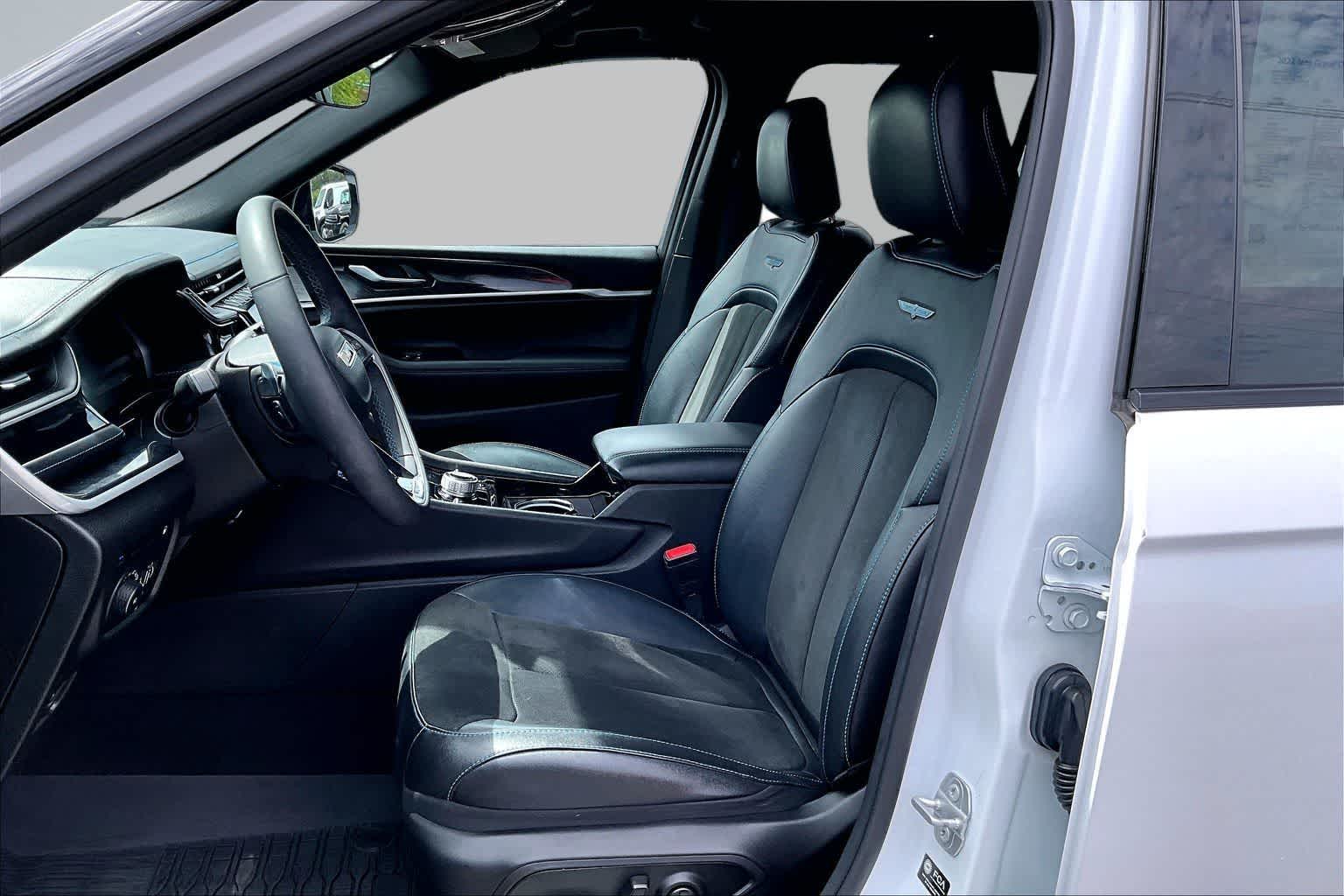 Thumbnail: 2022 Jeep Grand Cherokee - 10