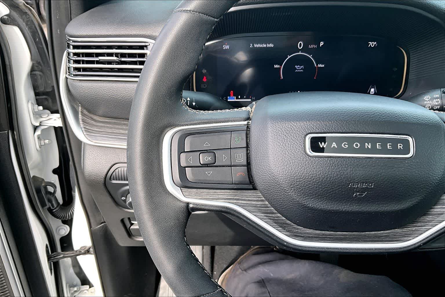 Thumbnail: 2023 Jeep Wagoneer - 25