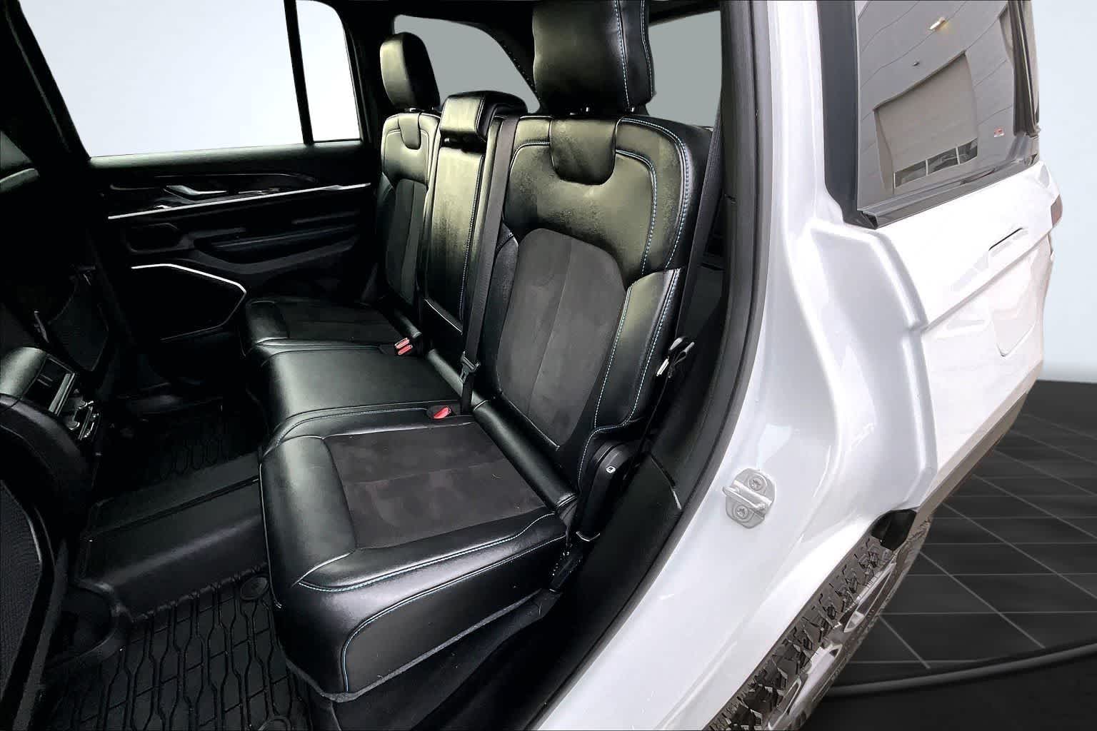 Thumbnail: 2023 Jeep Grand Cherokee - 13