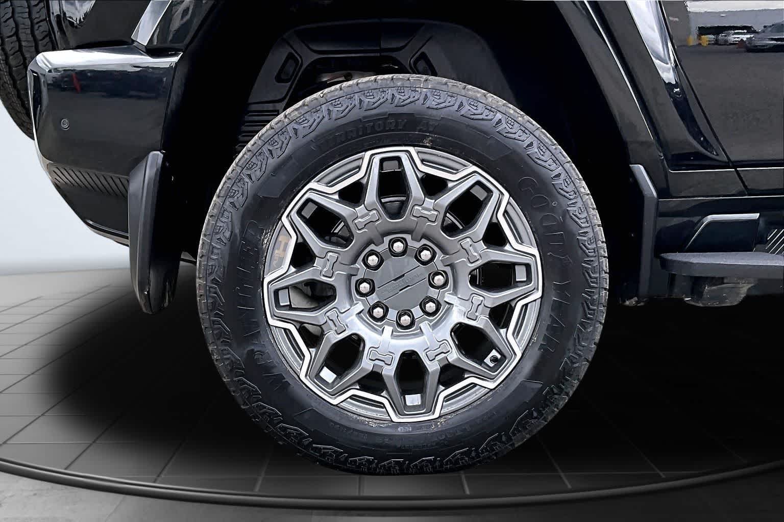 Thumbnail: 2025 GMC Hummer EV - 35