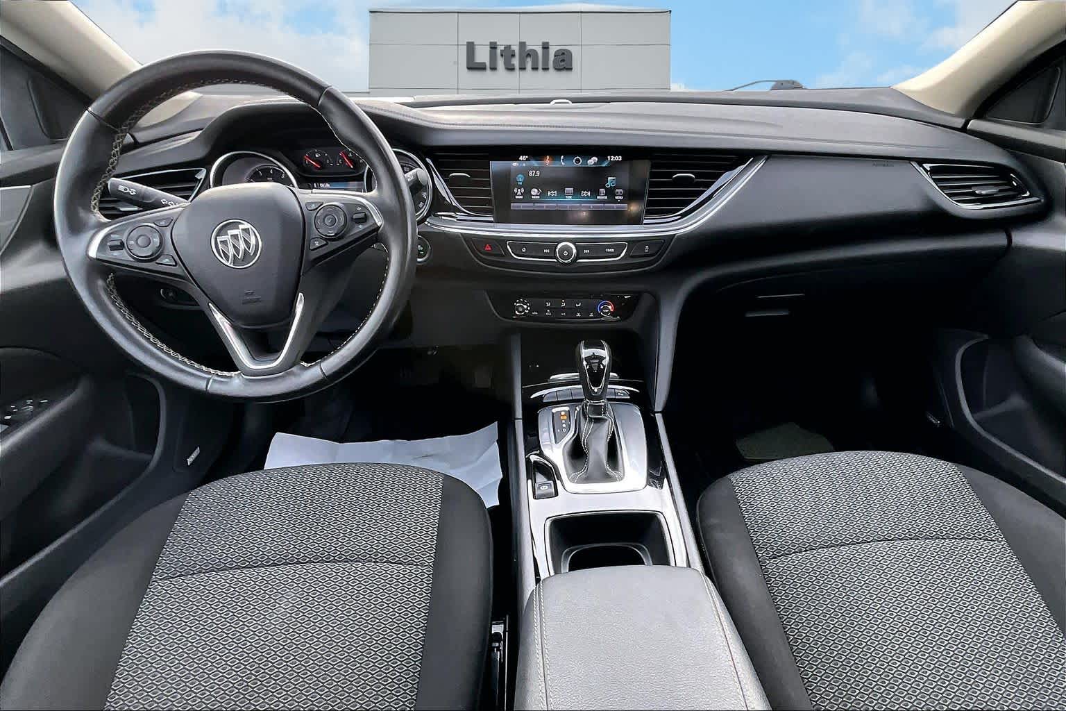 Thumbnail: 2018 Buick Regal - 10