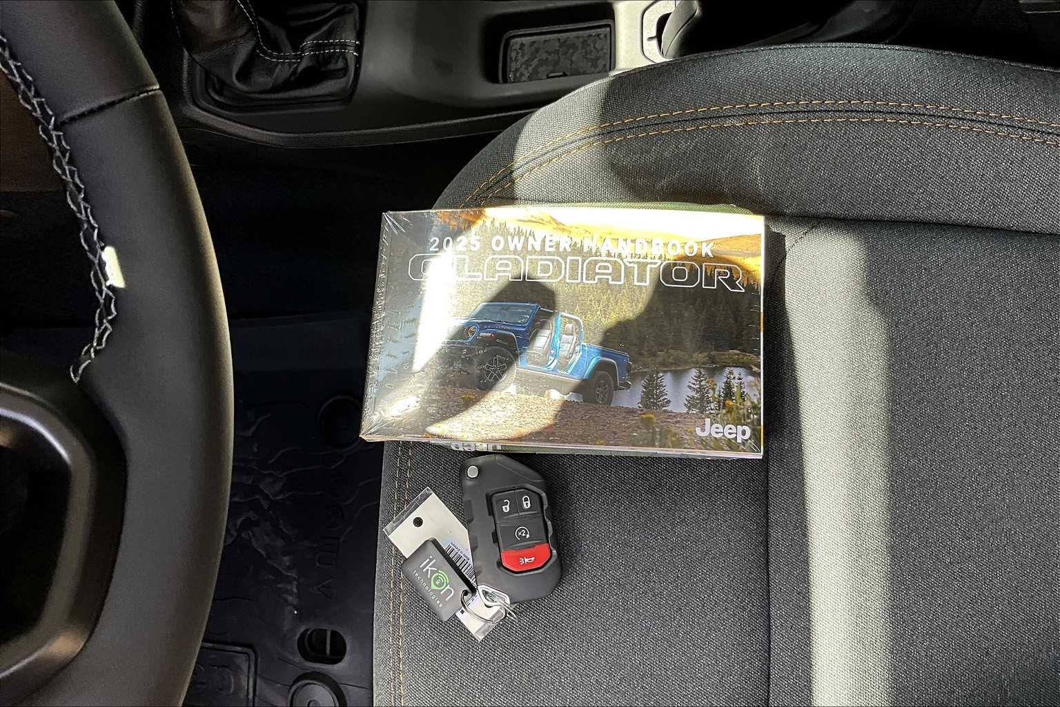 Thumbnail: 2025 Jeep Gladiator - 20