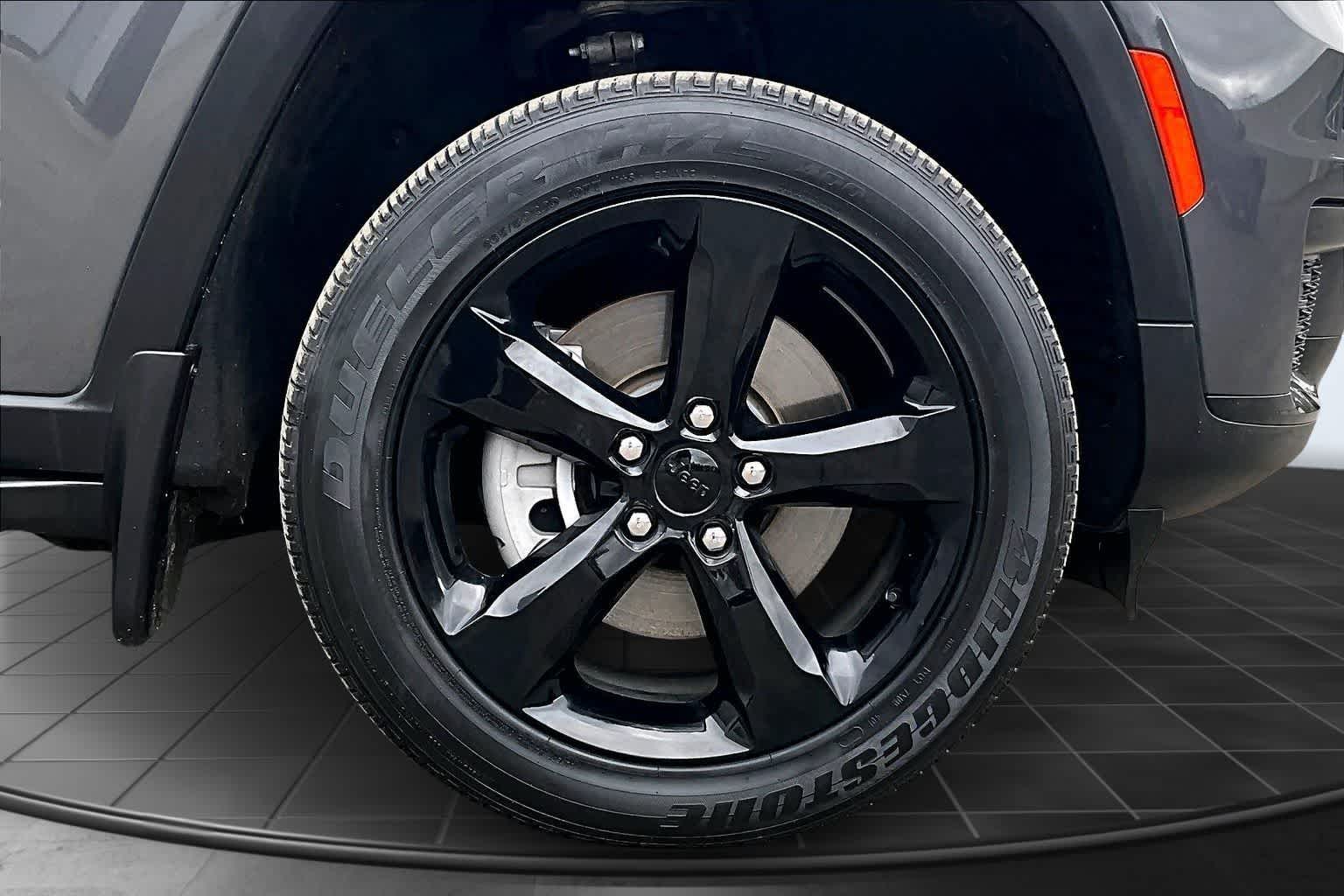 Thumbnail: 2023 Jeep Grand Cherokee L - 34