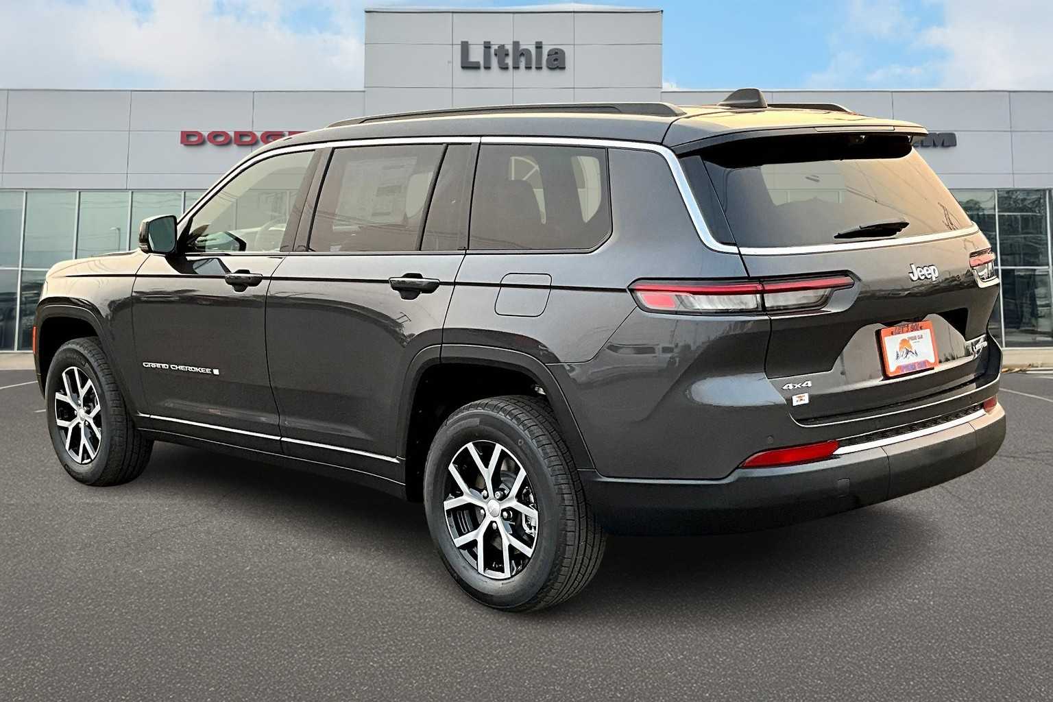 2025 Jeep Grand Cherokee Limited photo 4