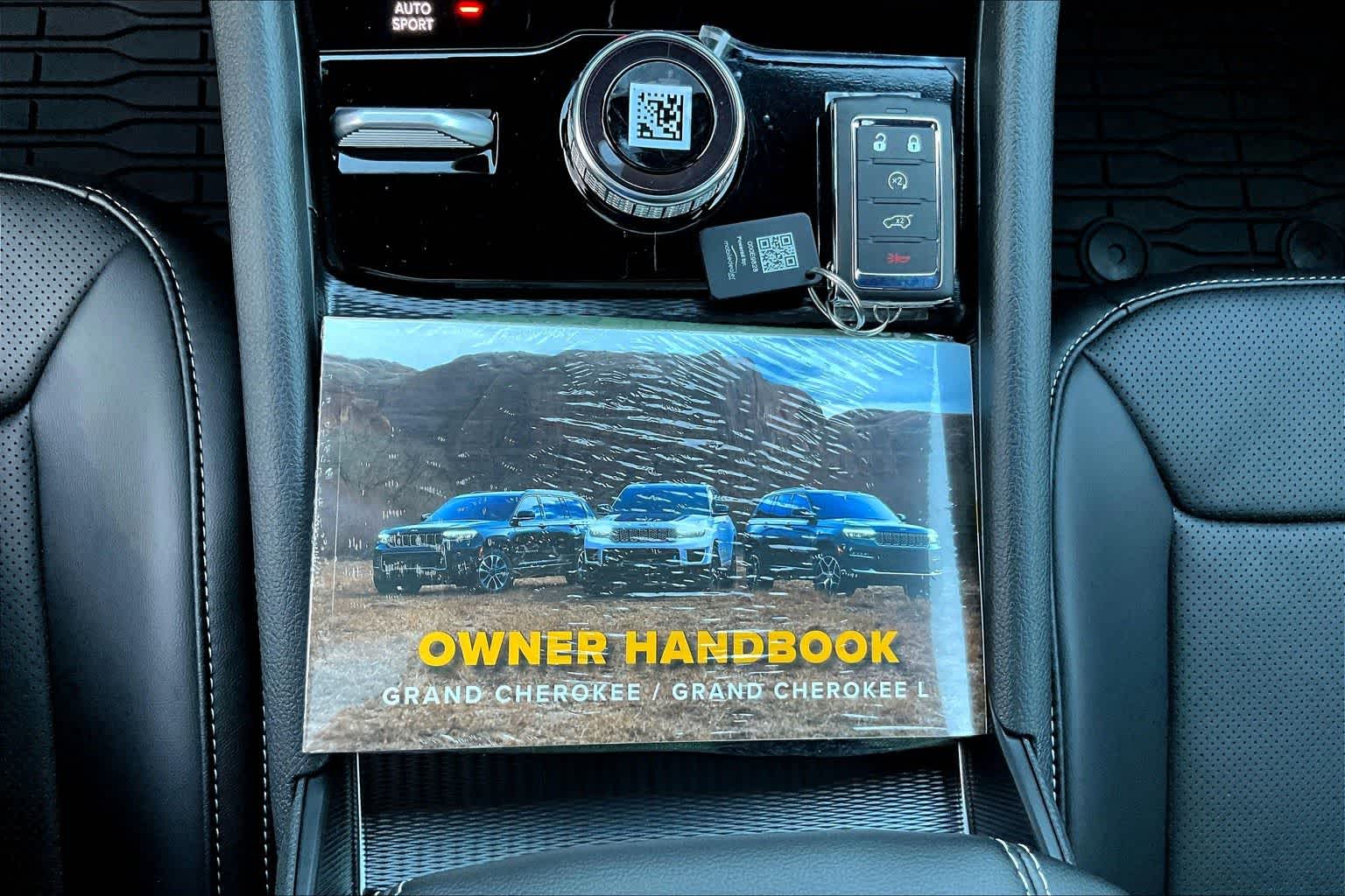 Thumbnail: 2025 Jeep Grand Cherokee - 20