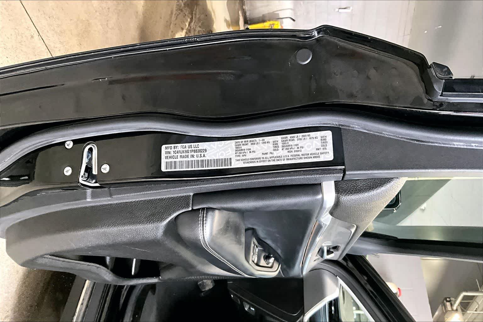 Thumbnail: 2023 Jeep Grand Cherokee L - 21