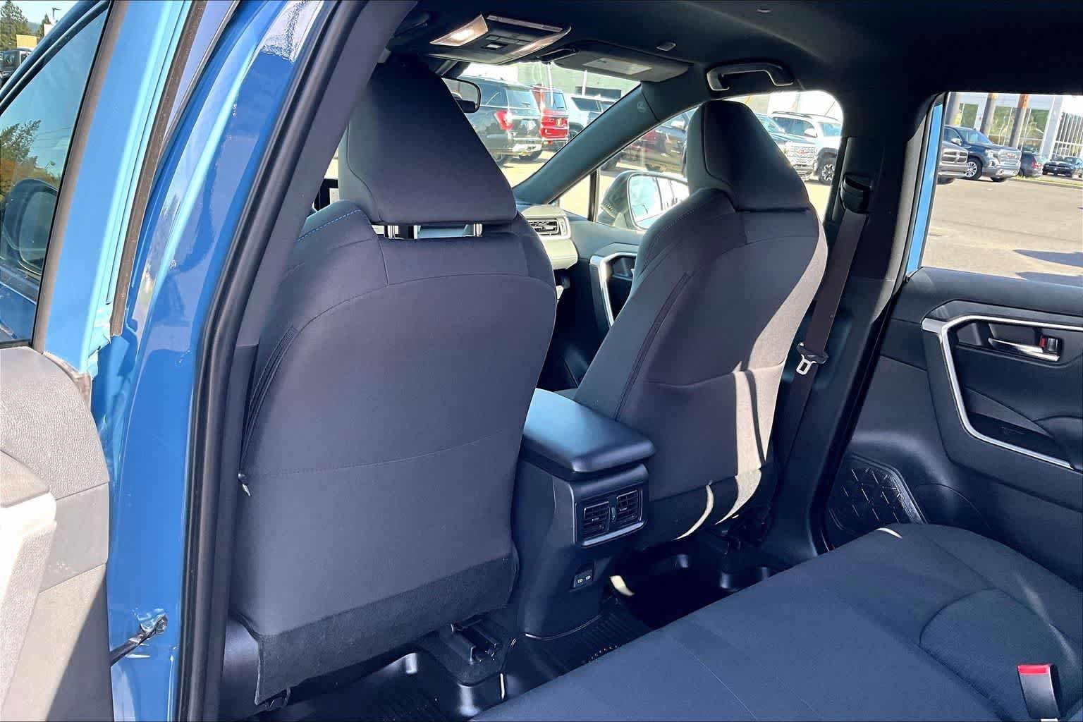 Thumbnail: 2025 Toyota RAV4 - 12