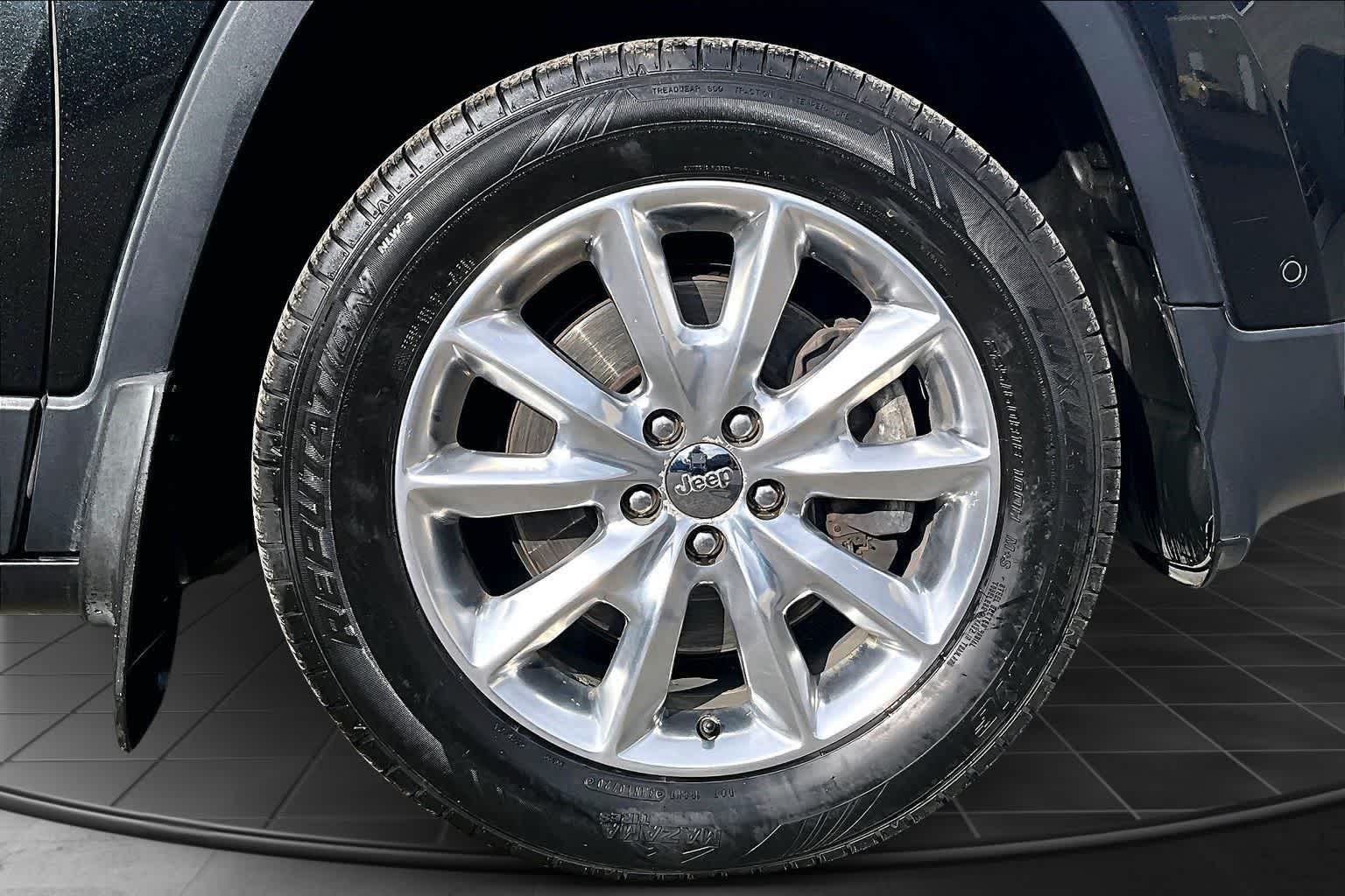 Thumbnail: 2015 Jeep Cherokee - 34