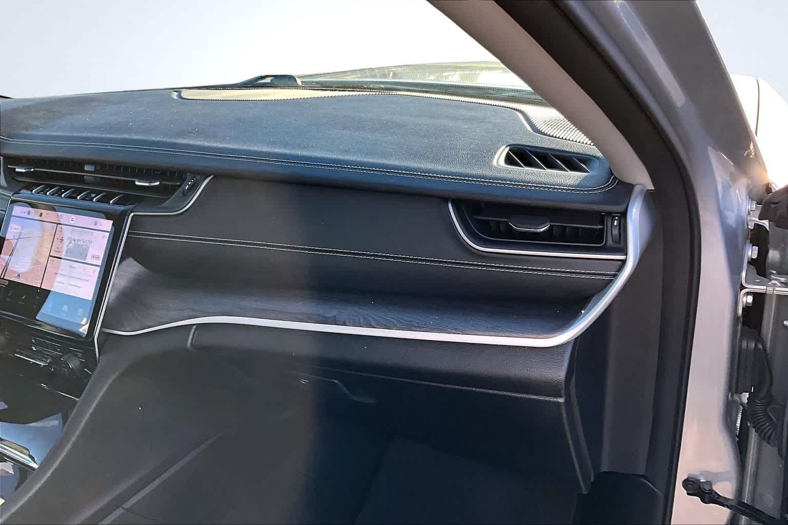 Thumbnail: 2023 Jeep Grand Cherokee L - 24