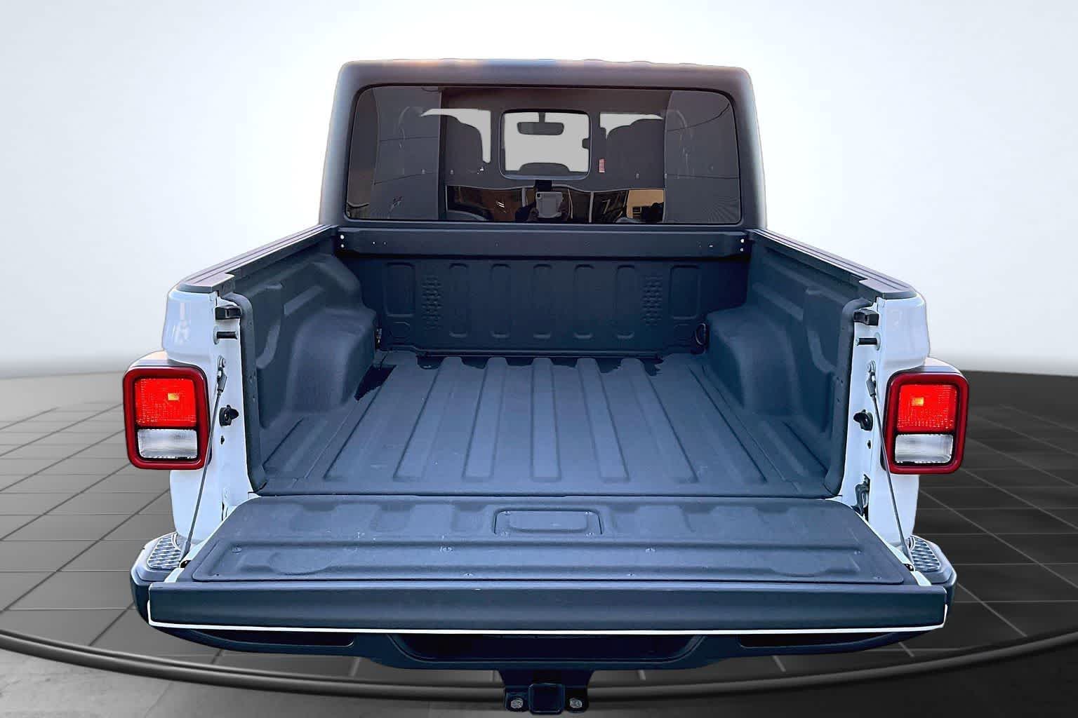 Thumbnail: 2022 Jeep Gladiator - 19