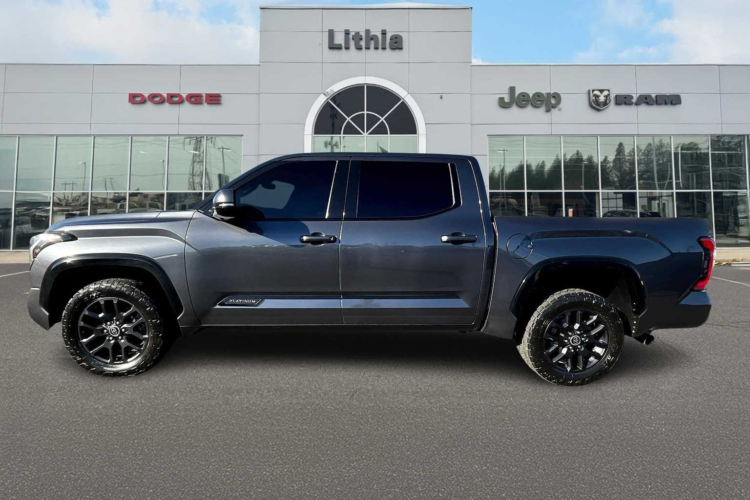 2022 Toyota Tundra Platinum photo 3
