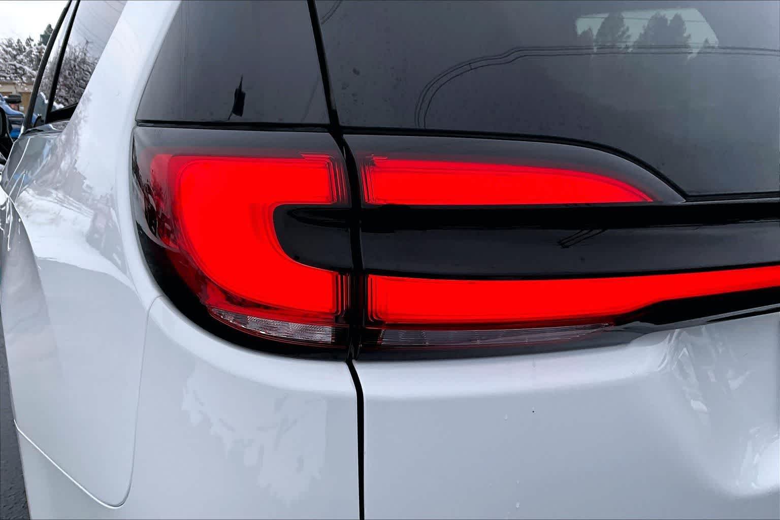 Thumbnail: 2024 Chrysler Pacifica - 32