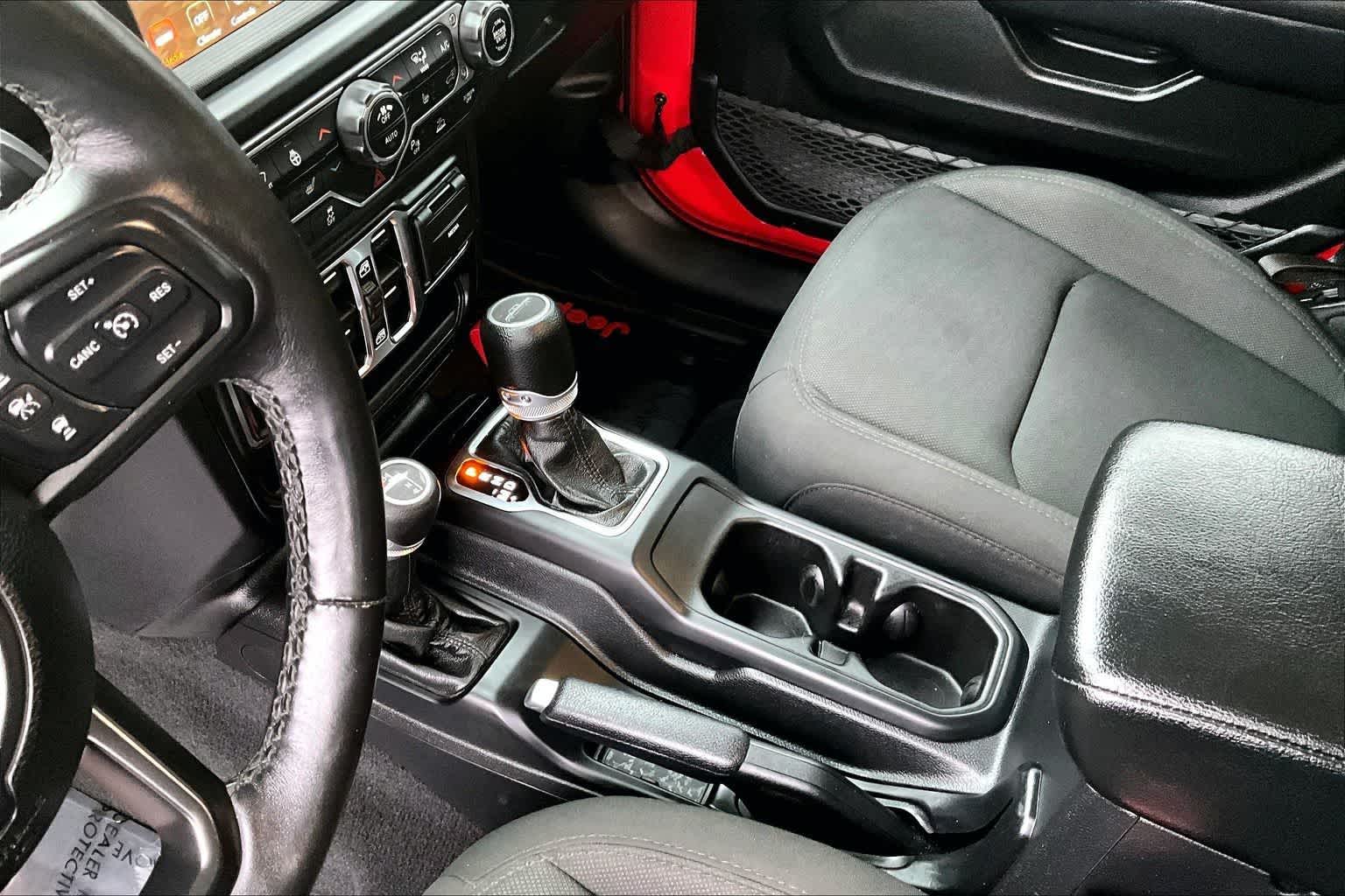 Thumbnail: 2021 Jeep Gladiator - 17