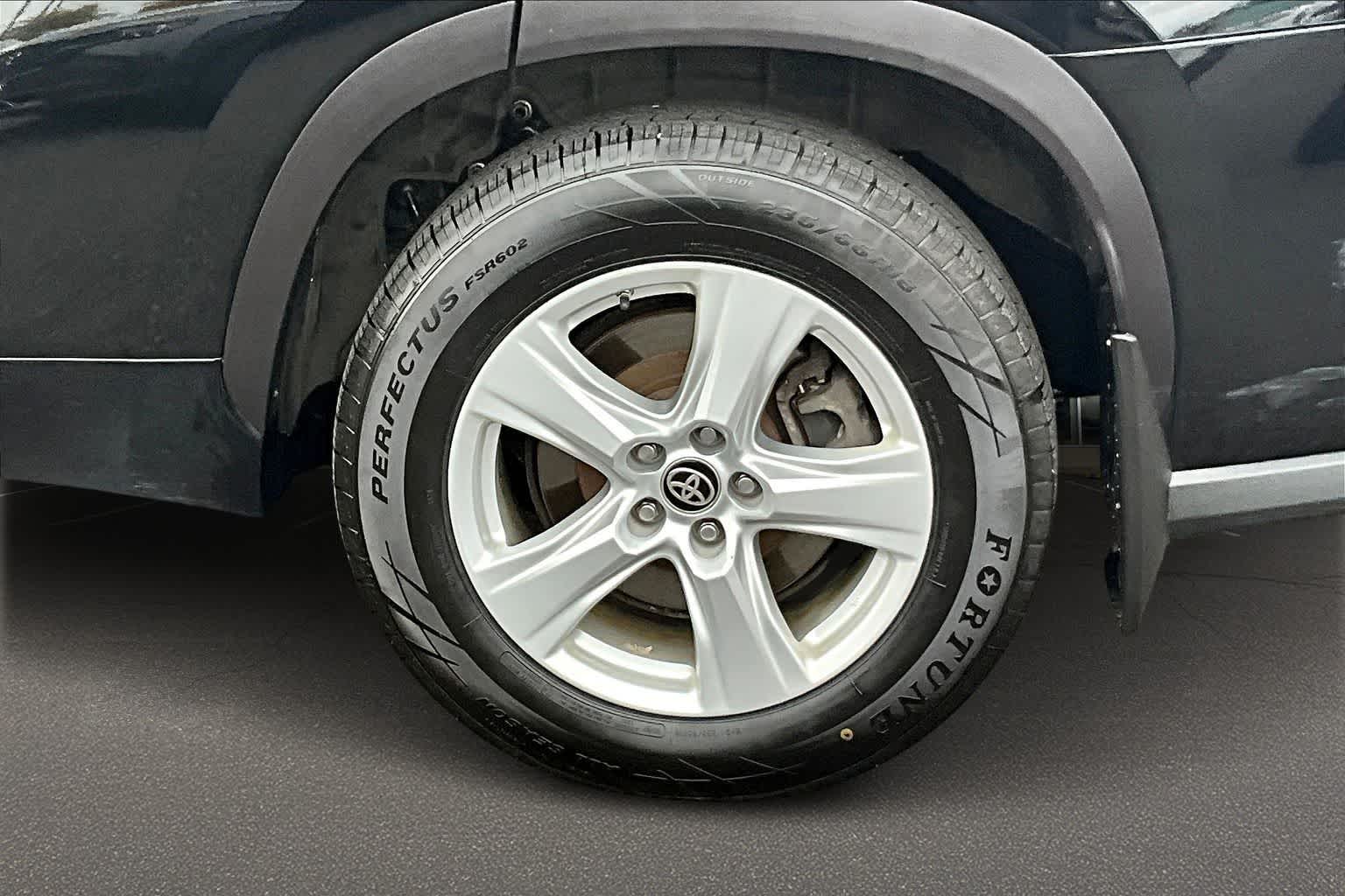 Thumbnail: 2020 Toyota Highlander - 36