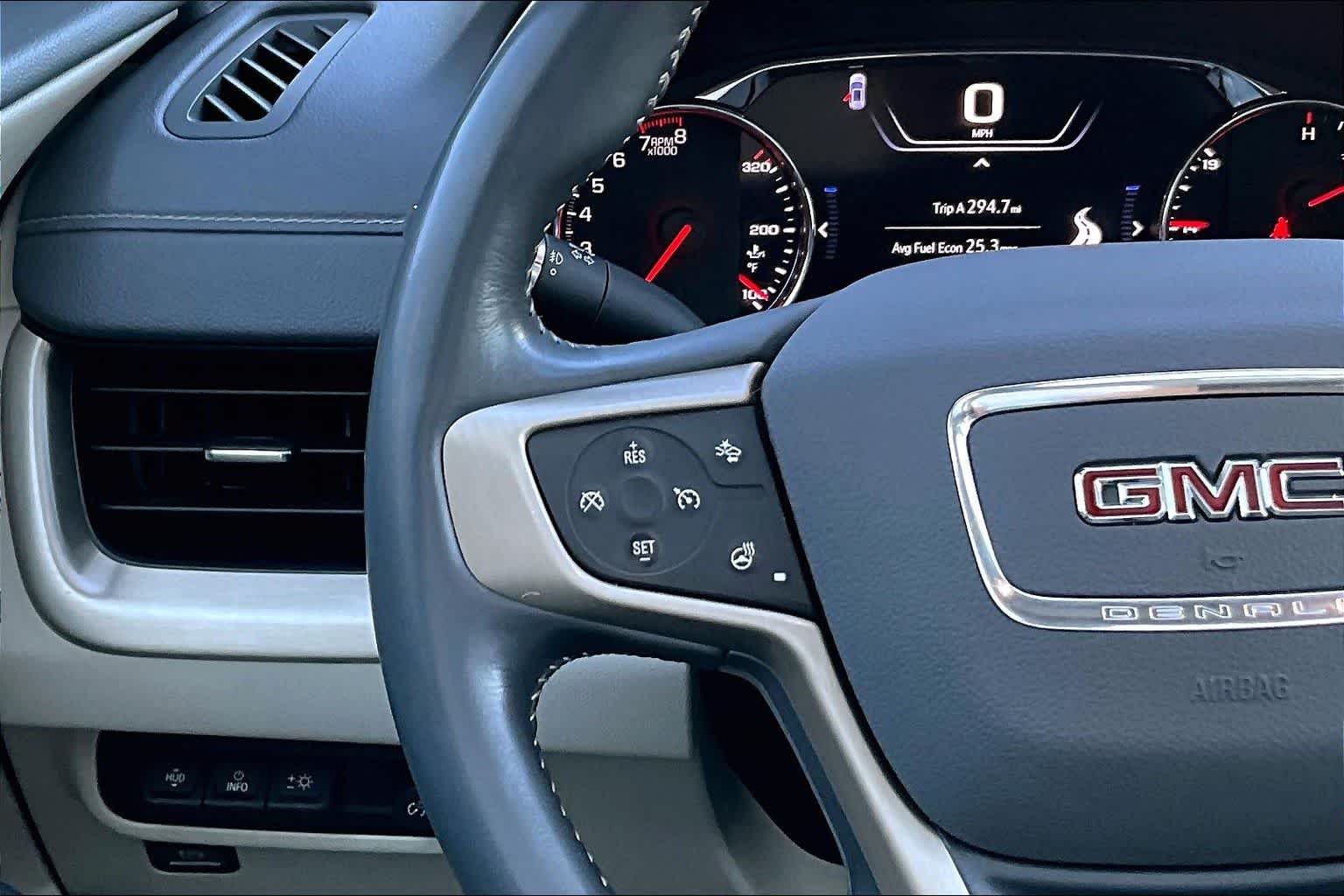 Thumbnail: 2022 GMC Terrain - 25