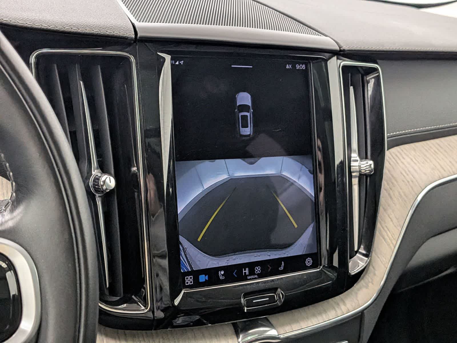 Thumbnail: 2022 Volvo XC60 - 31