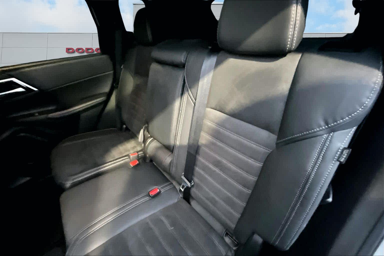 Thumbnail: 2023 Mitsubishi Outlander - 13