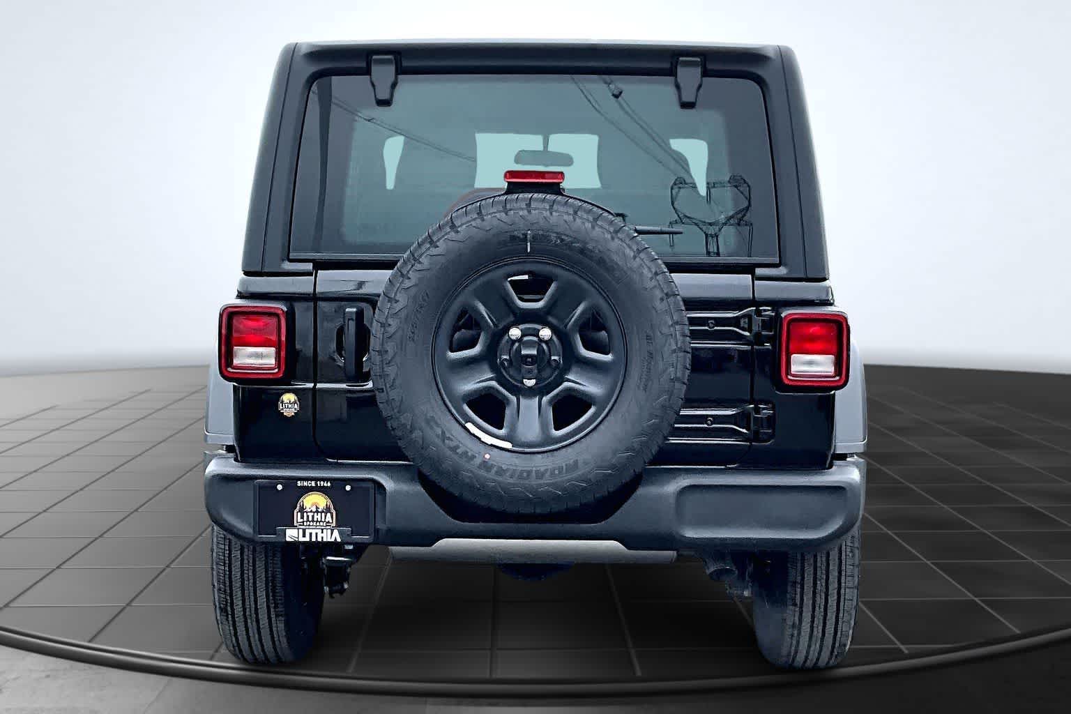 Thumbnail: 2026 Jeep Wrangler - 5