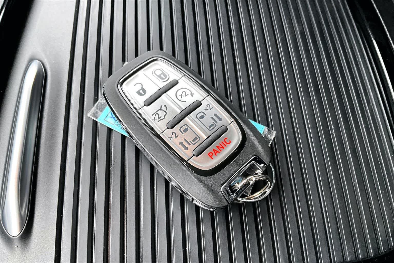 Thumbnail: 2026 Chrysler Pacifica - 20