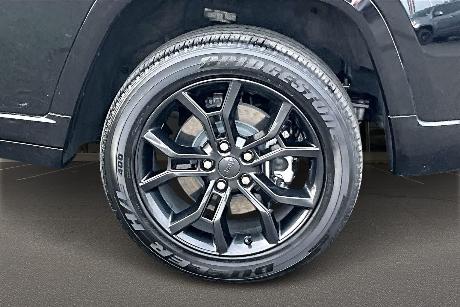 Thumbnail: 2023 Jeep Grand Cherokee - 36