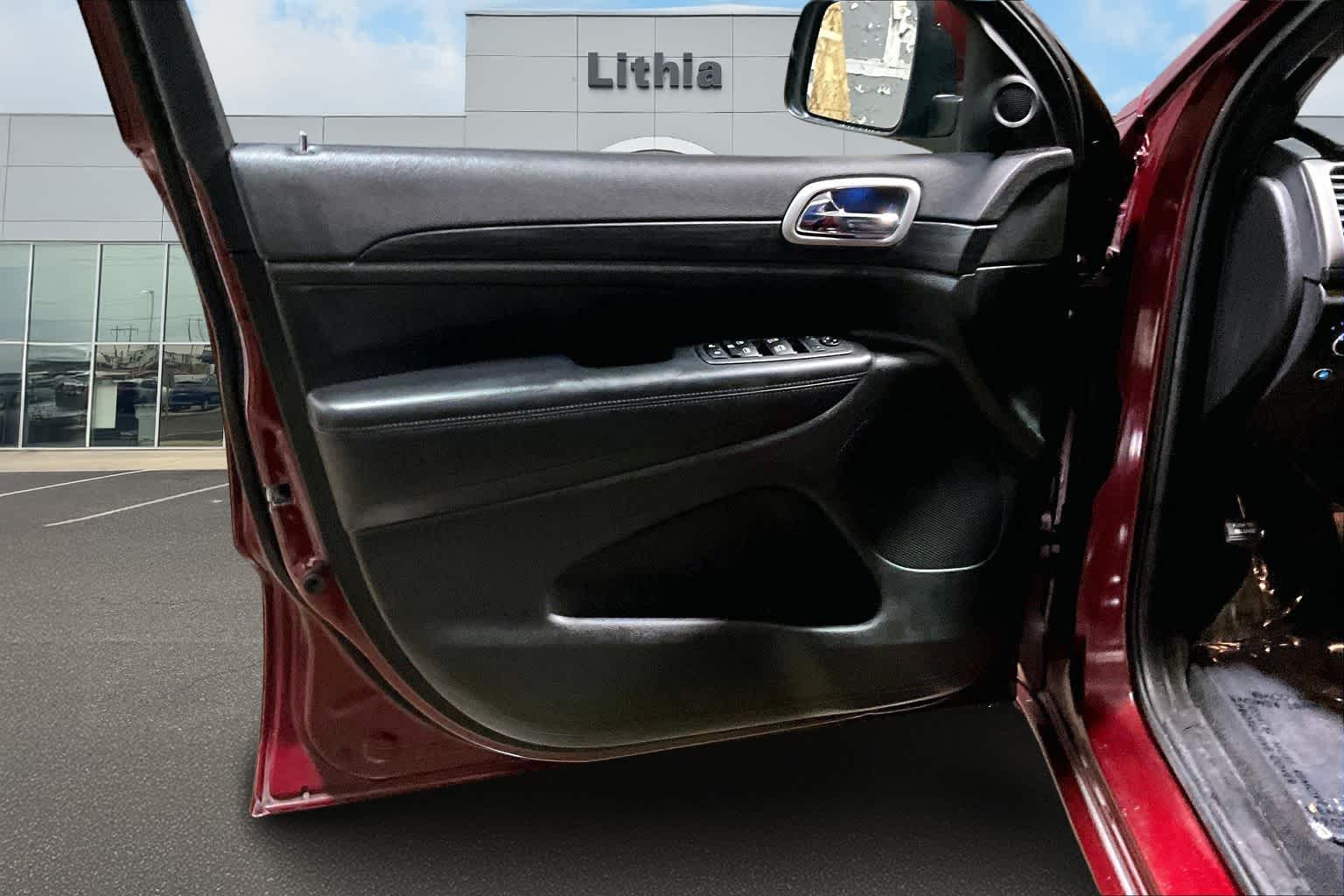 Thumbnail: 2020 Jeep Grand Cherokee - 28